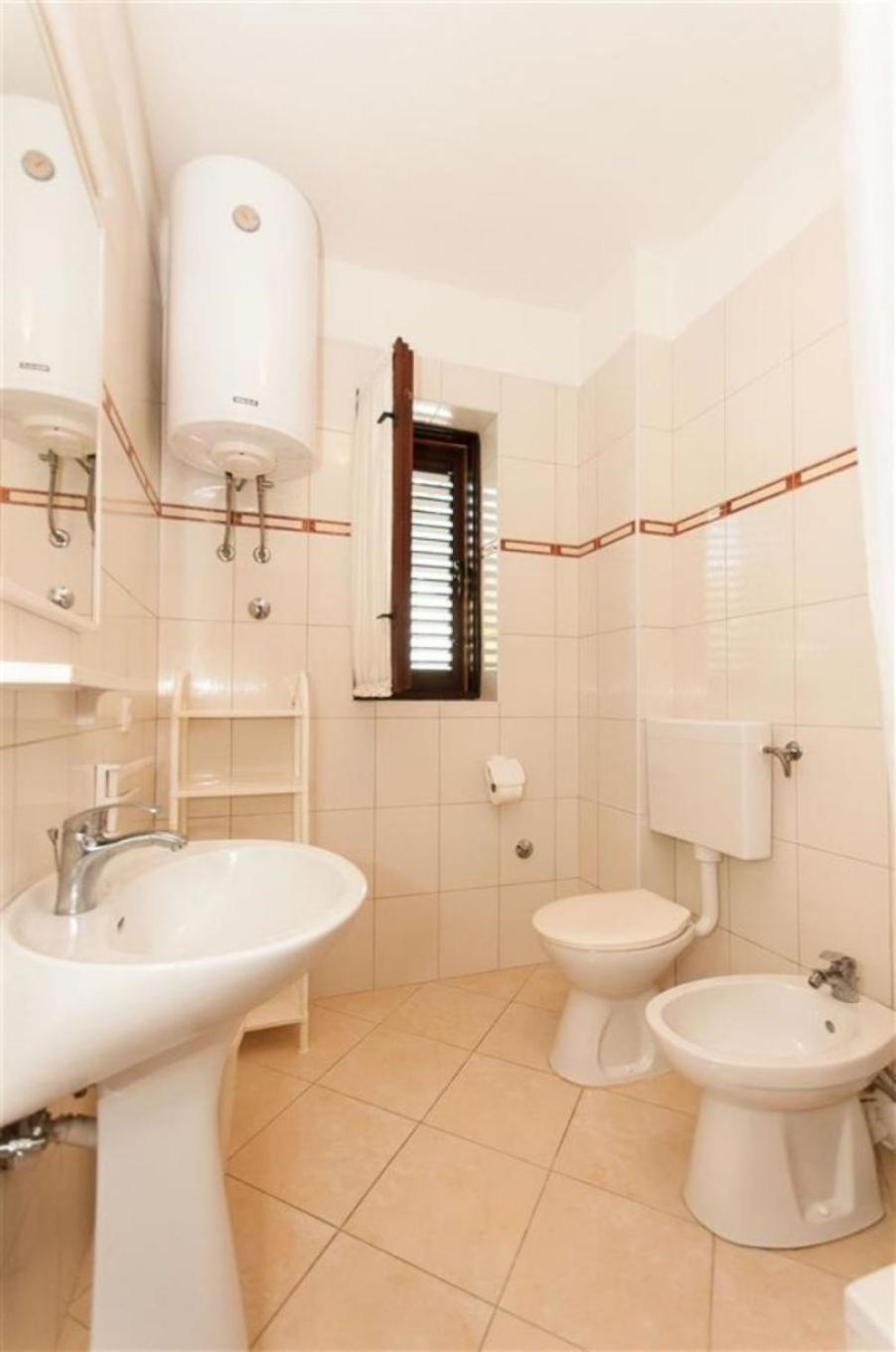 Apartments Mate - Free Parking Паг Экстерьер фото