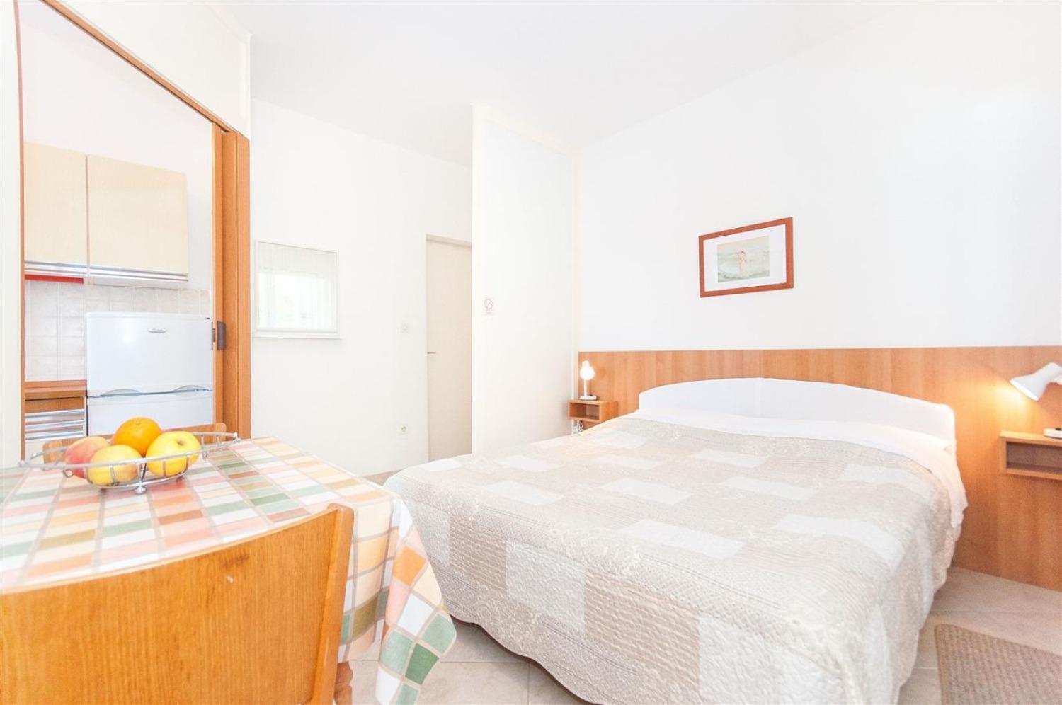 Apartments Mate - Free Parking Паг Экстерьер фото